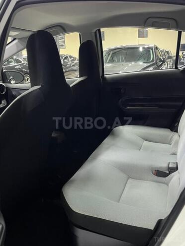 Toyota Prius C 2015, 215,005 km - 1.5 l - Bakı