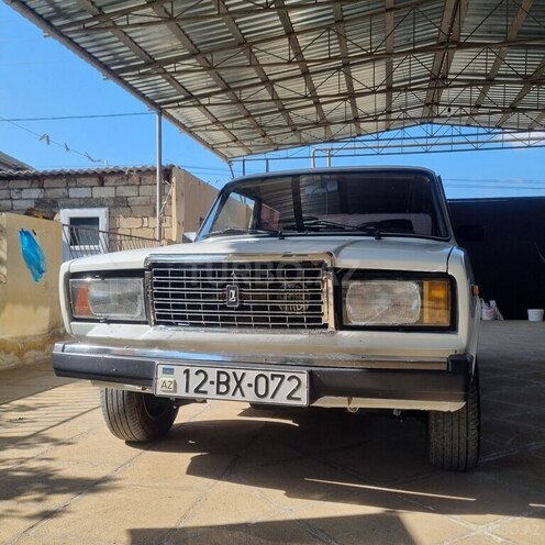 LADA (VAZ) 2107 2006, 40,000 km - 1.5 l - Salyan
