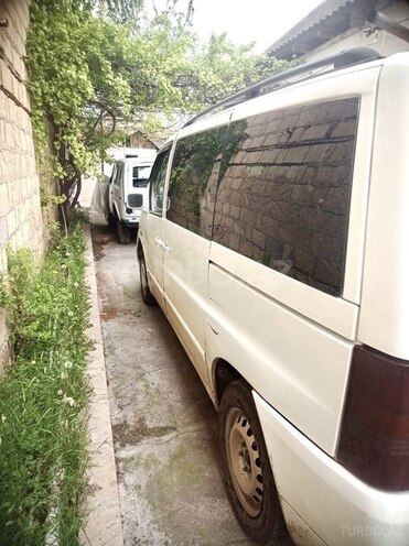 Mercedes Vito 1999, 350,000 km - 2.2 л - Yevlax