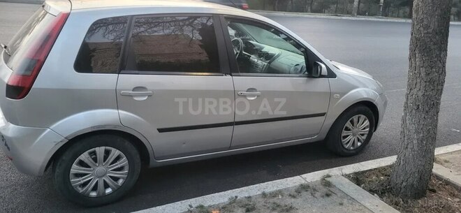 Ford Fiesta 2005, 324,000 km - 1.4 l - Gəncə