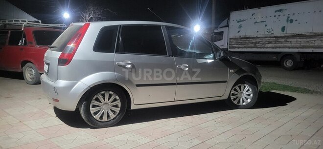 Ford Fiesta 2005, 324,000 km - 1.4 l - Gəncə