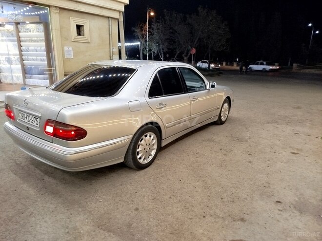 Mercedes E 220 d 2001, 309,000 km - 2.2 л - Sabirabad