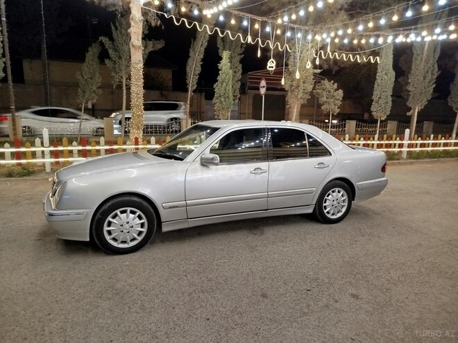 Mercedes E 220 d 2001, 309,000 km - 2.2 л - Sabirabad