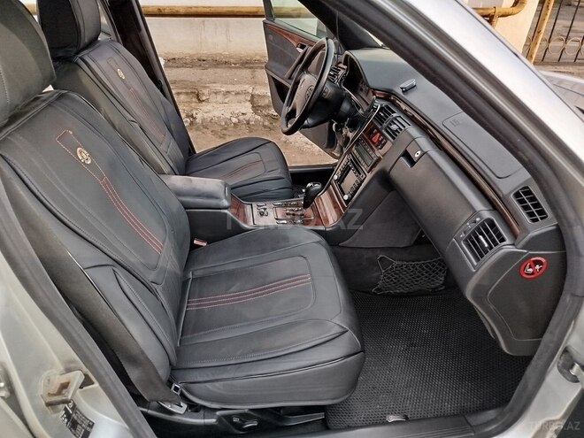 Mercedes E 220 d 2001, 309,000 km - 2.2 л - Sabirabad