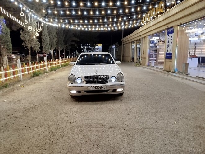 Mercedes E 220 d 2001, 309,000 km - 2.2 л - Sabirabad