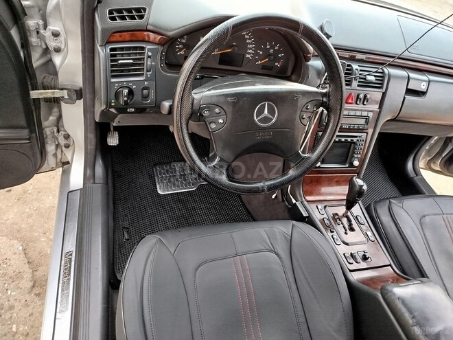 Mercedes E 220 d 2001, 309,000 km - 2.2 л - Sabirabad