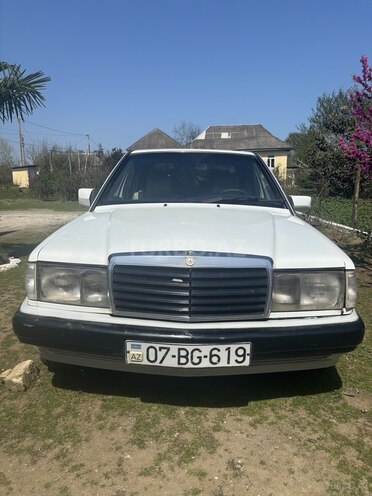 Mercedes 190 1993, 350,000 km - 2.0 l - Astara