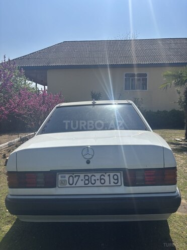 Mercedes 190 1993, 350,000 km - 2.0 l - Astara