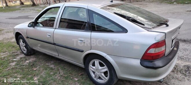 Opel Vectra 1997, 330,000 km - 1.8 l - Mingəçevir