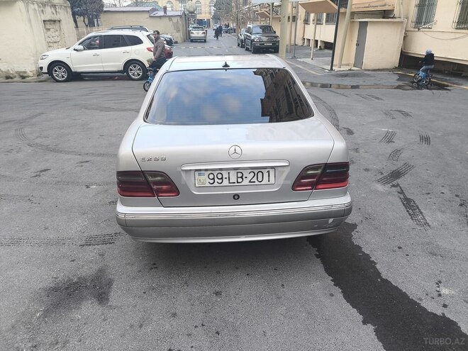 Mercedes E 280 2000, 416,500 km - 2.8 l - Bakı