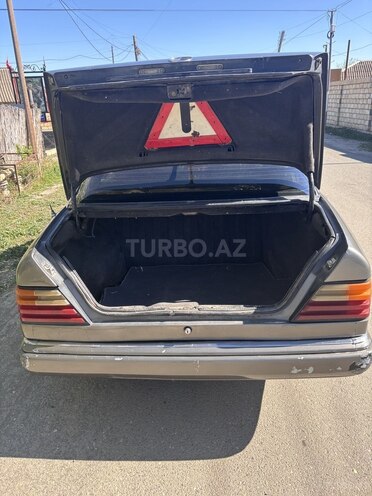 Mercedes E 250 1992, 362,819 km - 2.5 l - Goranboy