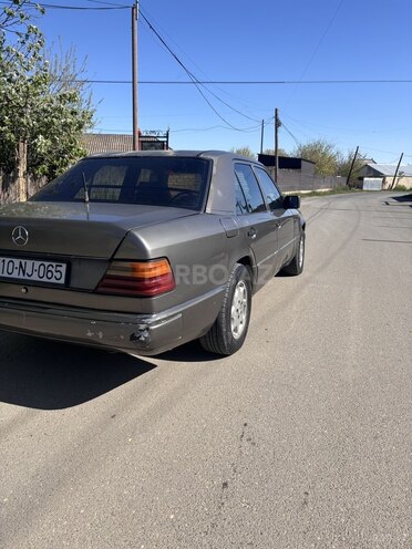 Mercedes E 250 1992, 362,819 km - 2.5 l - Goranboy