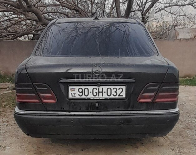 Mercedes E 240 1999, 320,456 km - 2.4 л - Bakı