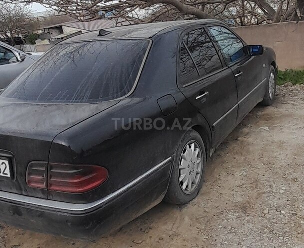 Mercedes E 240 1999, 320,456 km - 2.4 л - Bakı