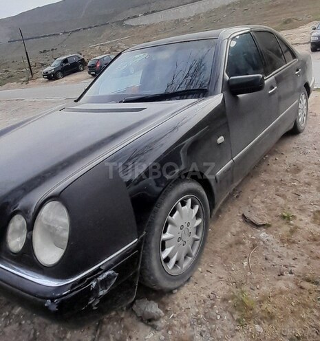 Mercedes E 240 1999, 320,456 km - 2.4 л - Bakı