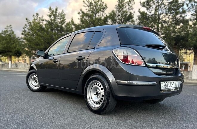 Opel Astra 2009, 115,400 km - 1.4 l - Şəki