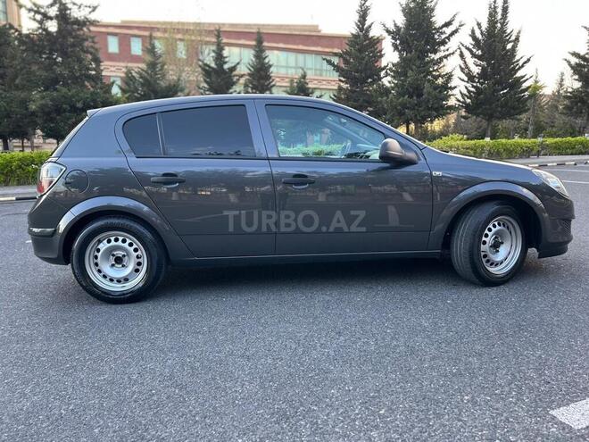 Opel Astra 2009, 115,400 km - 1.4 l - Şəki
