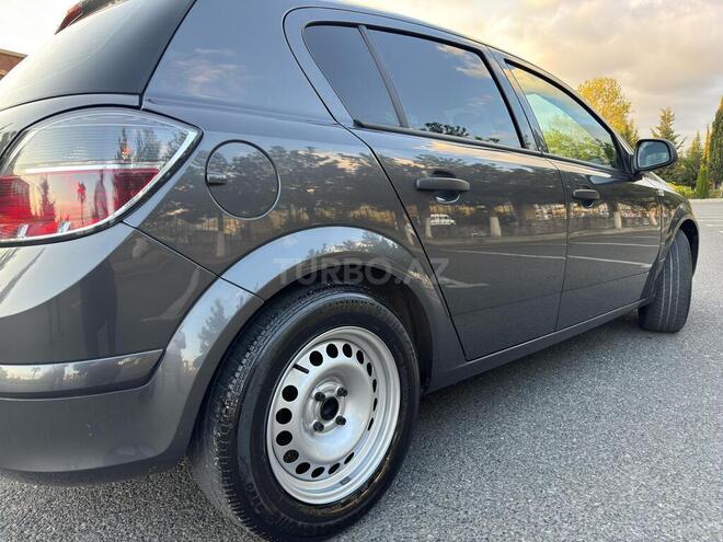Opel Astra 2009, 115,400 km - 1.4 l - Şəki