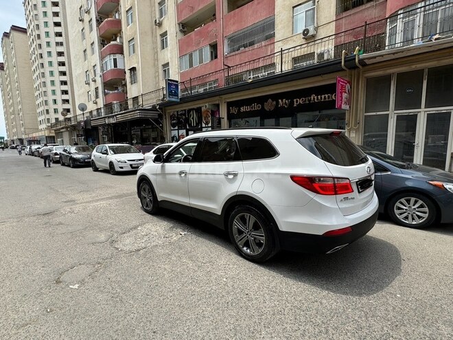 Hyundai Grand Santa Fe-7