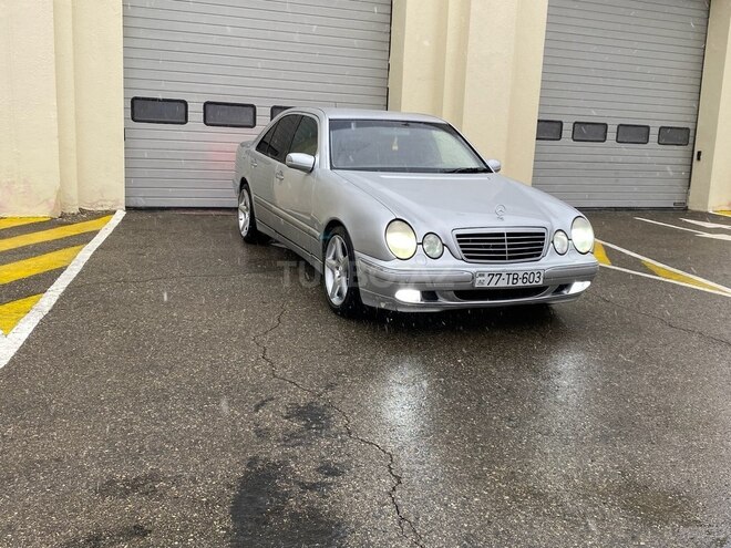 Mercedes E 240 2001, 330,000 km - 2.4 л - Bakı