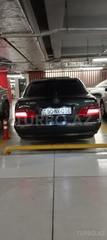 Mercedes E 280 2000, 340,000 km - 2.8 л - Yevlax