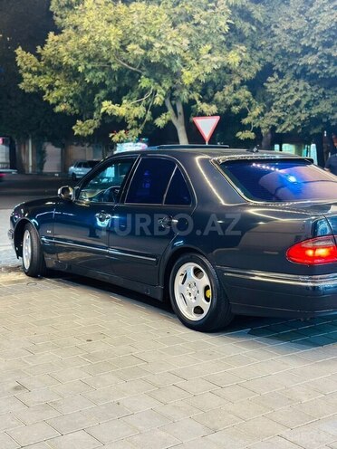 Mercedes E 280 2000, 340,000 km - 2.8 л - Yevlax