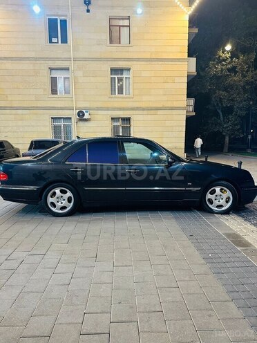 Mercedes E 280 2000, 340,000 km - 2.8 л - Yevlax