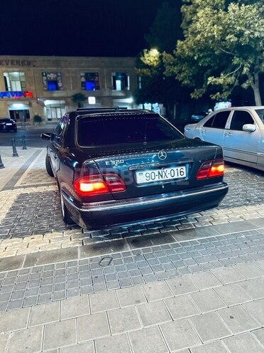 Mercedes E 280 2000, 340,000 km - 2.8 л - Yevlax