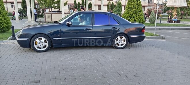 Mercedes E 280 2000, 340,000 km - 2.8 л - Yevlax