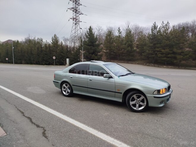 BMW 528 1998, 320,000 km - 2.8 l - Qusar