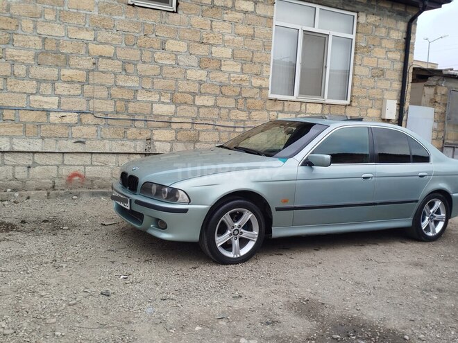 BMW 528 1998, 320,000 km - 2.8 l - Qusar