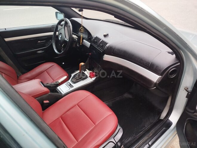BMW 528 1998, 320,000 km - 2.8 l - Qusar