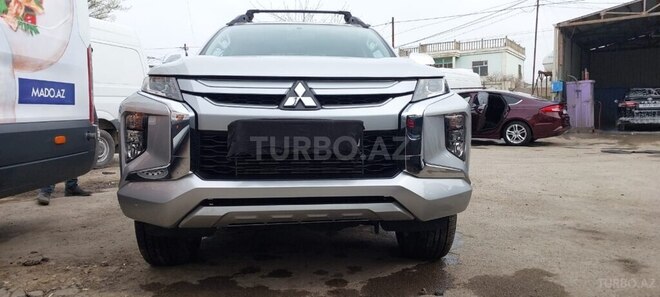 Mitsubishi L200 2021, 102,000 km - 2.4 l - Bakı