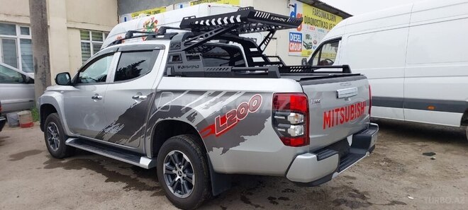 Mitsubishi L200 2021, 102,000 km - 2.4 l - Bakı