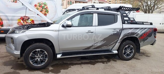 Mitsubishi L200 2021, 102,000 km - 2.4 l - Bakı