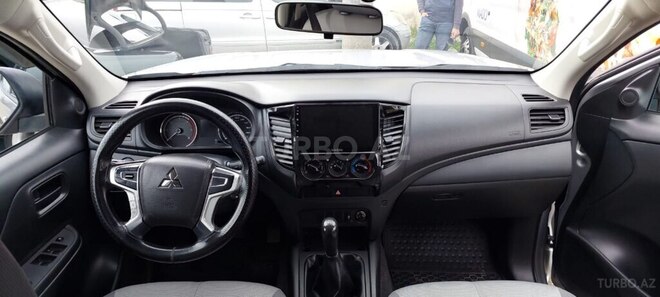 Mitsubishi L200 2021, 102,000 km - 2.4 l - Bakı