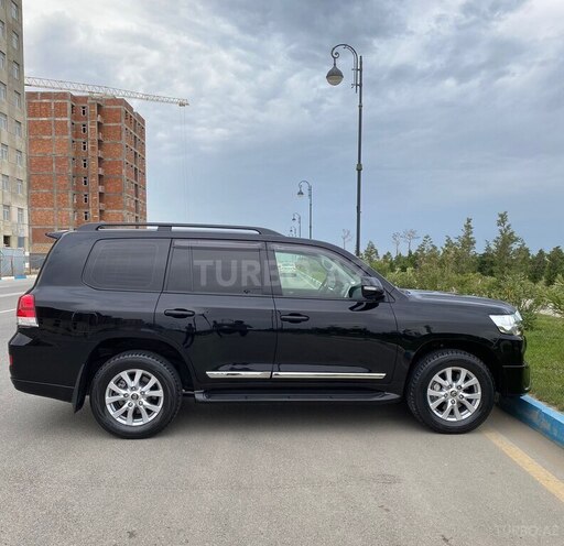 Toyota Land Cruiser 2018, 60,000 km - 4.0 l - Bakı