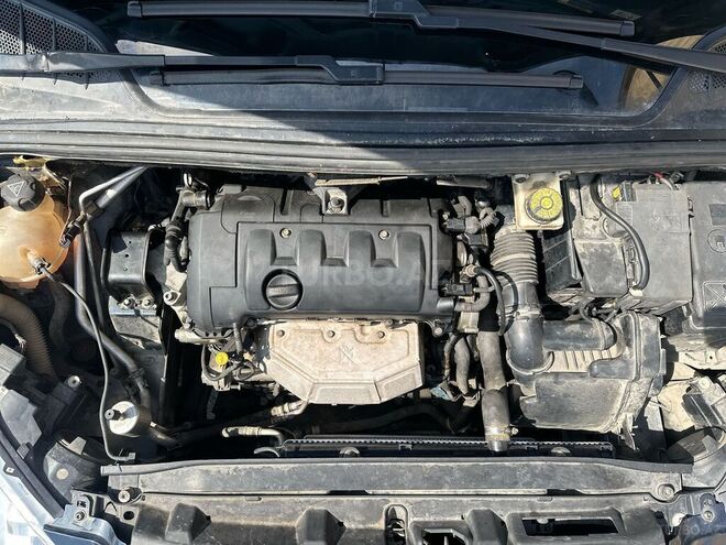 Peugeot 308 2013, 97,978 km - 1.6 l - Bakı