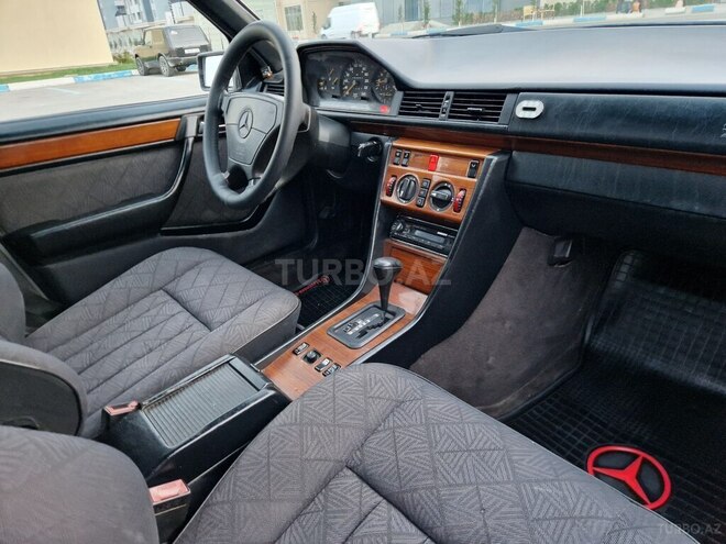 Mercedes E 220 1994, 436,248 km - 2.2 l - Sumqayıt