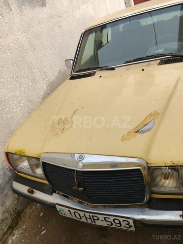 Mercedes E 200 d 1982, 250,000 km - 2.0 l - Bakı