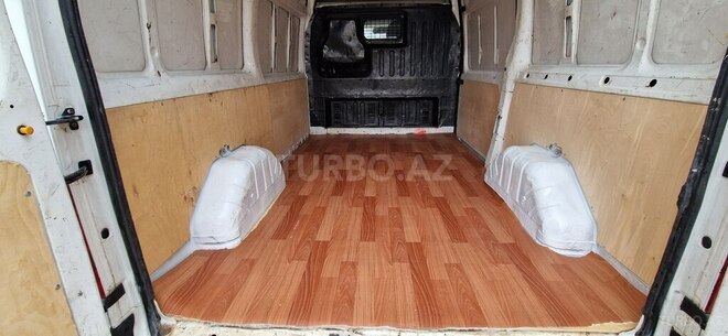 Ford Transit-9