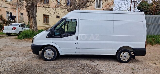 Ford Transit-4