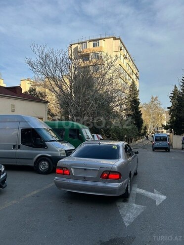 Mercedes E 240 2002, 260,000 km - 2.6 л - Bakı