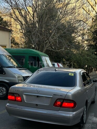 Mercedes E 240 2002, 260,000 km - 2.6 л - Bakı