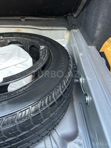 Mercedes E 240 2002, 260,000 km - 2.6 л - Bakı
