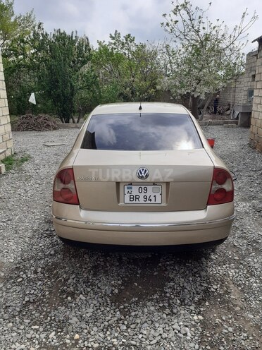 Volkswagen Passat 2001, 224,570 km - 1.8 l - Yevlax