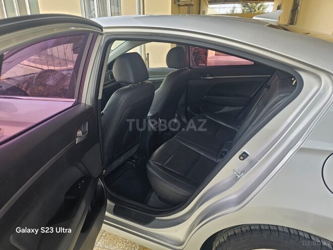 Hyundai Avante 2015, 200,020 km - 1.6 л - Bakı