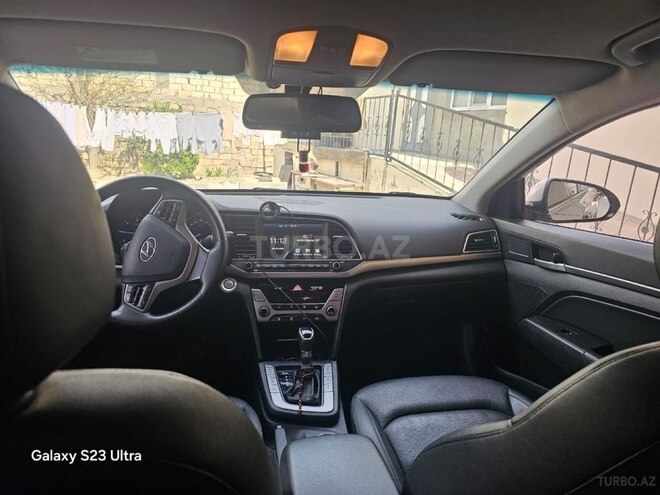 Hyundai Avante 2015, 200,020 km - 1.6 л - Bakı