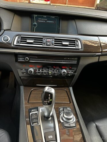 BMW 740 2012, 273,000 km - 3.0 l - Bakı
