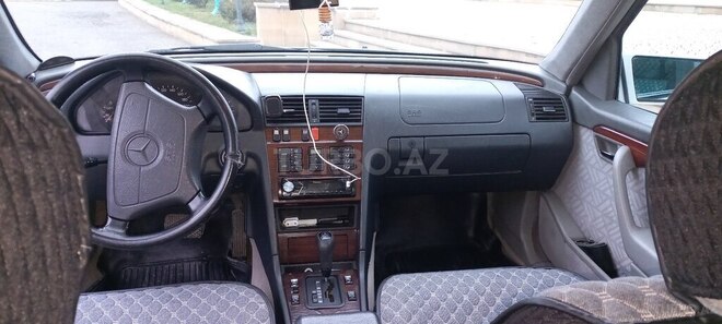 Mercedes C 200 1995, 310,000 km - 2.0 l - Qusar
